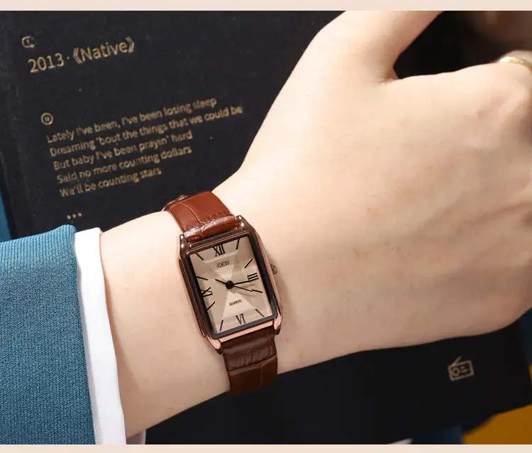 Vintage Brown Bamboo Belt Watch for Women — feature 8