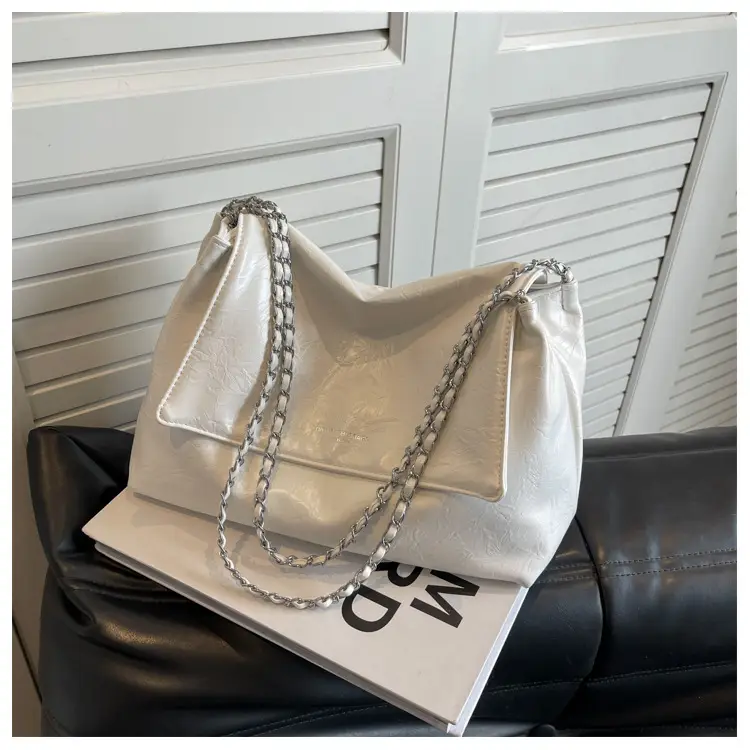 Green Leather Chain Shoulder Bag for Women — feature 13