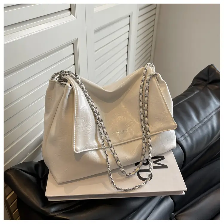 Green Leather Chain Shoulder Bag for Women — feature 14