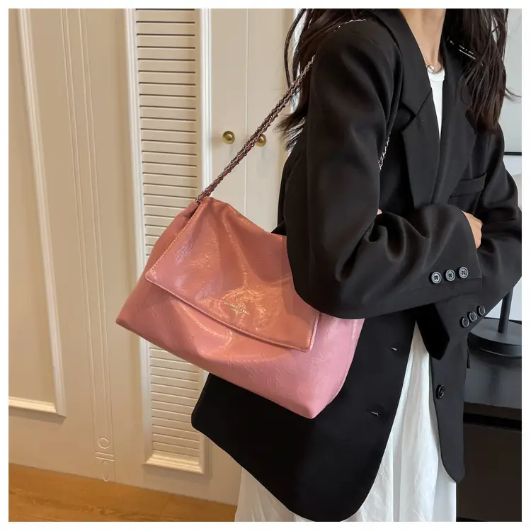 Green Leather Chain Shoulder Bag for Women — feature 15