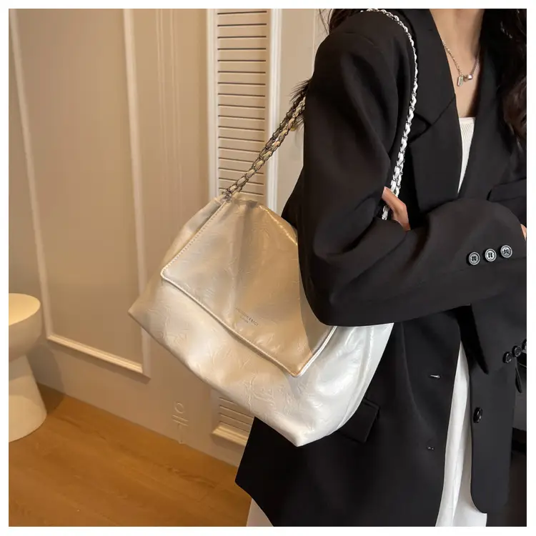 Green Leather Chain Shoulder Bag for Women — feature 18