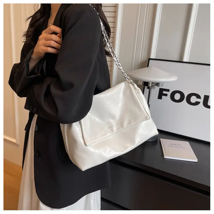 Green Leather Chain Shoulder Bag for Women — feature 20