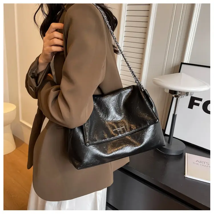 Green Leather Chain Shoulder Bag for Women — feature 21