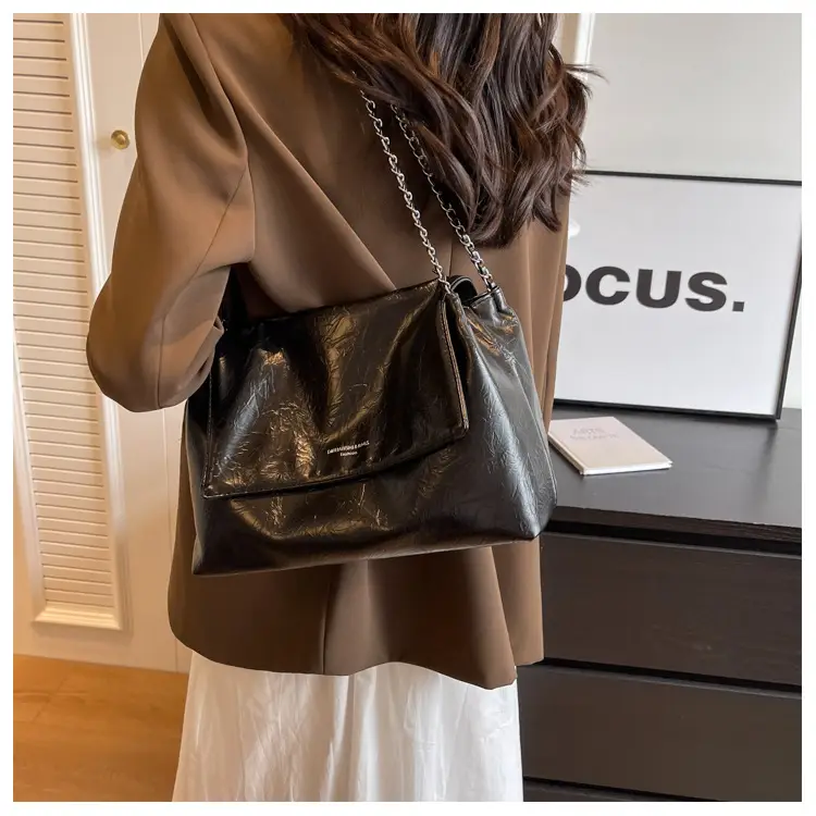 Green Leather Chain Shoulder Bag for Women — feature 22