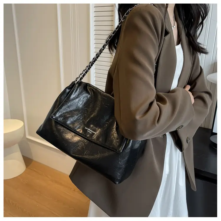 Green Leather Chain Shoulder Bag for Women — feature 23