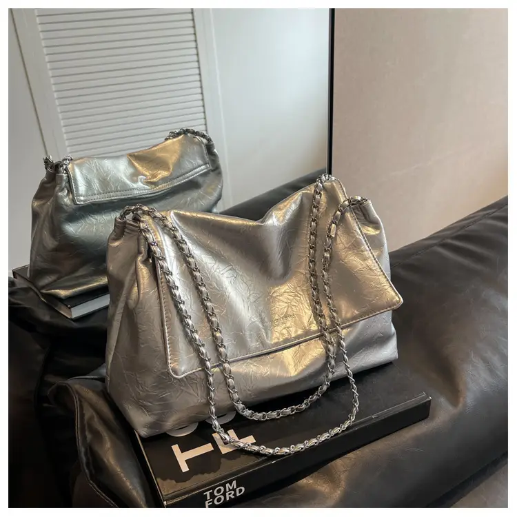 Green Leather Chain Shoulder Bag for Women — feature 9