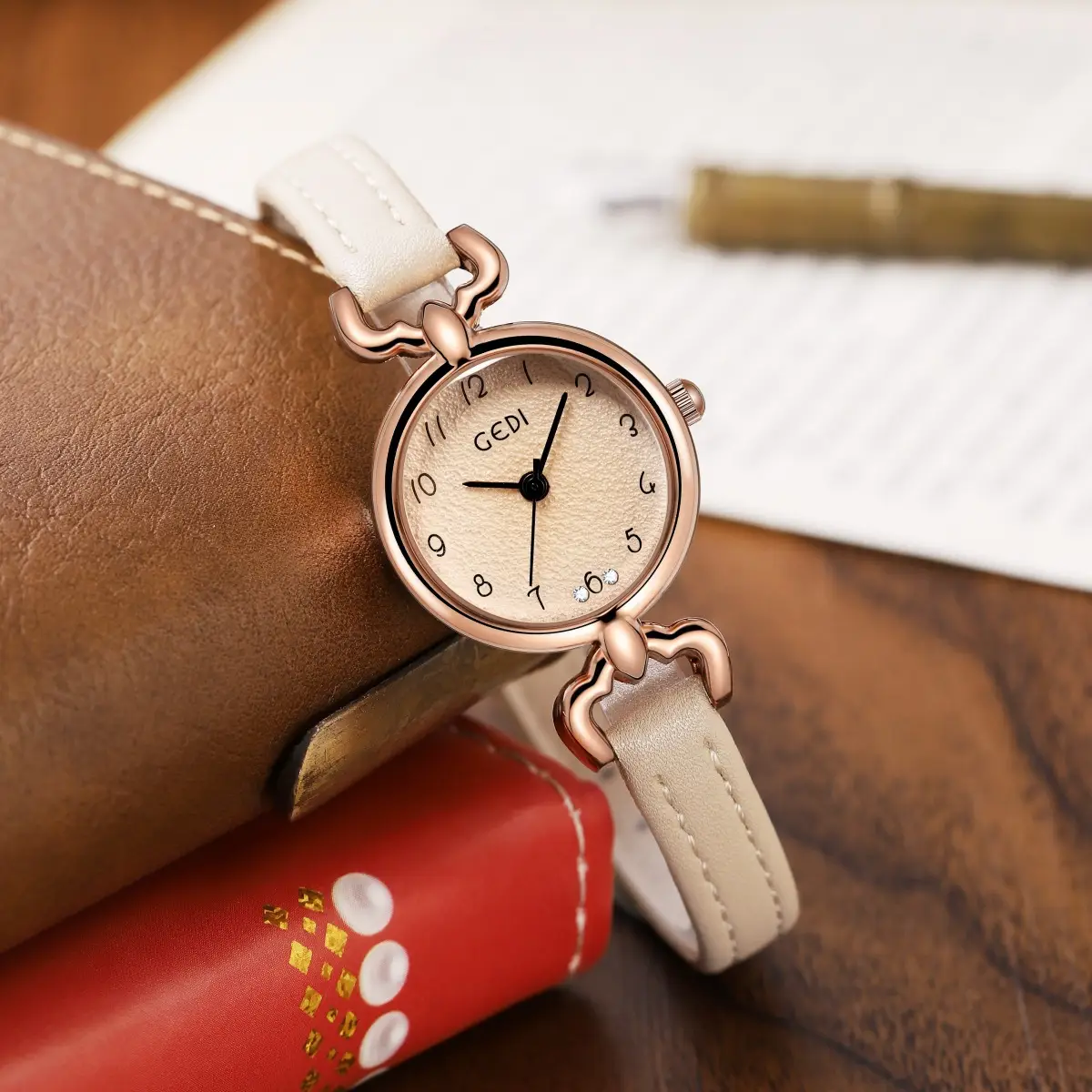 Gedi Women's Watch Rose Gold Brown Leather Quartz Waterproof — feature 17