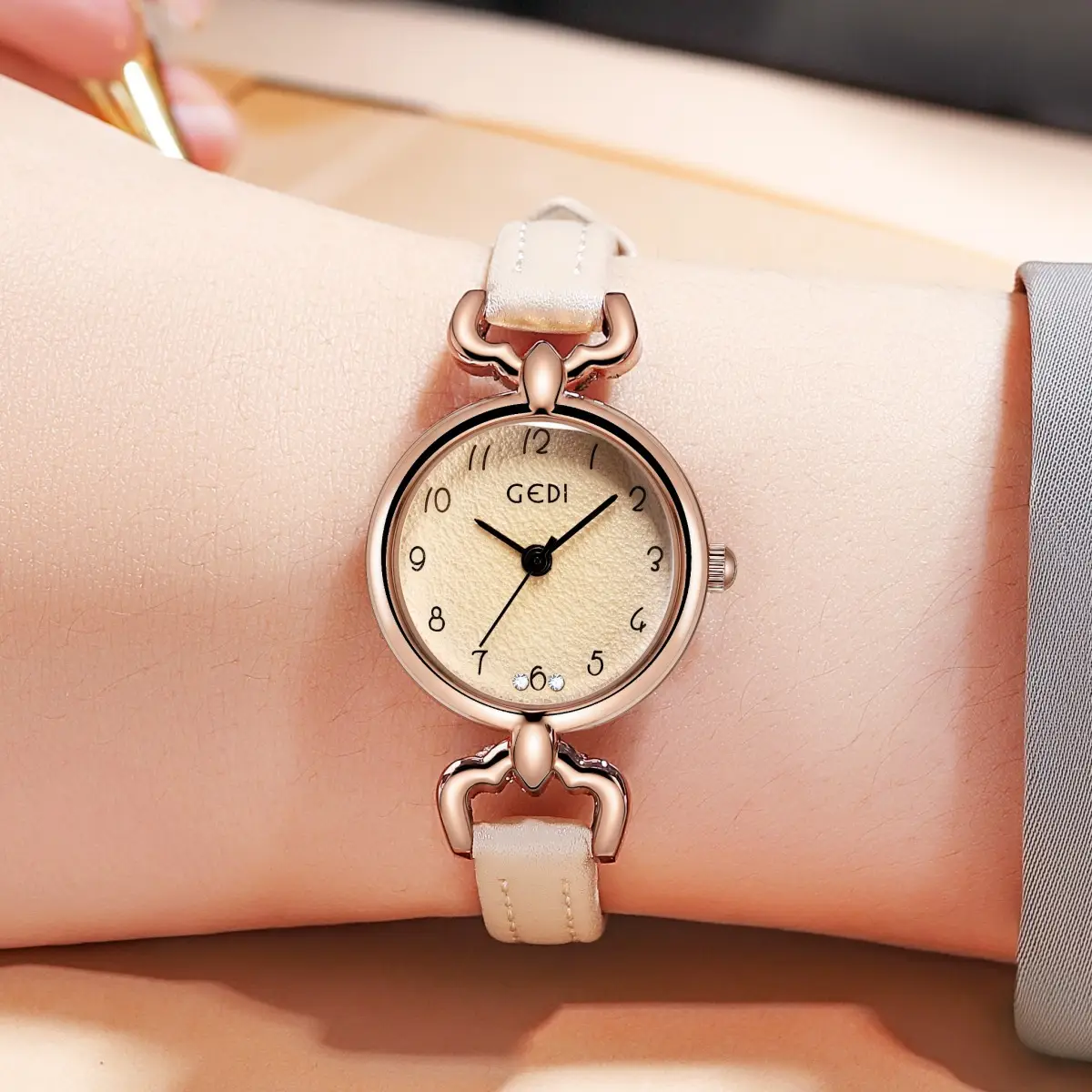 Gedi Women's Watch Rose Gold Brown Leather Quartz Waterproof — feature 20