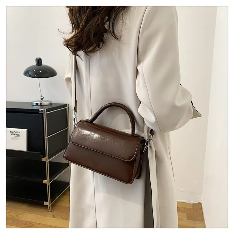 New Women's Brown Leather Crossbody Bag — feature 11