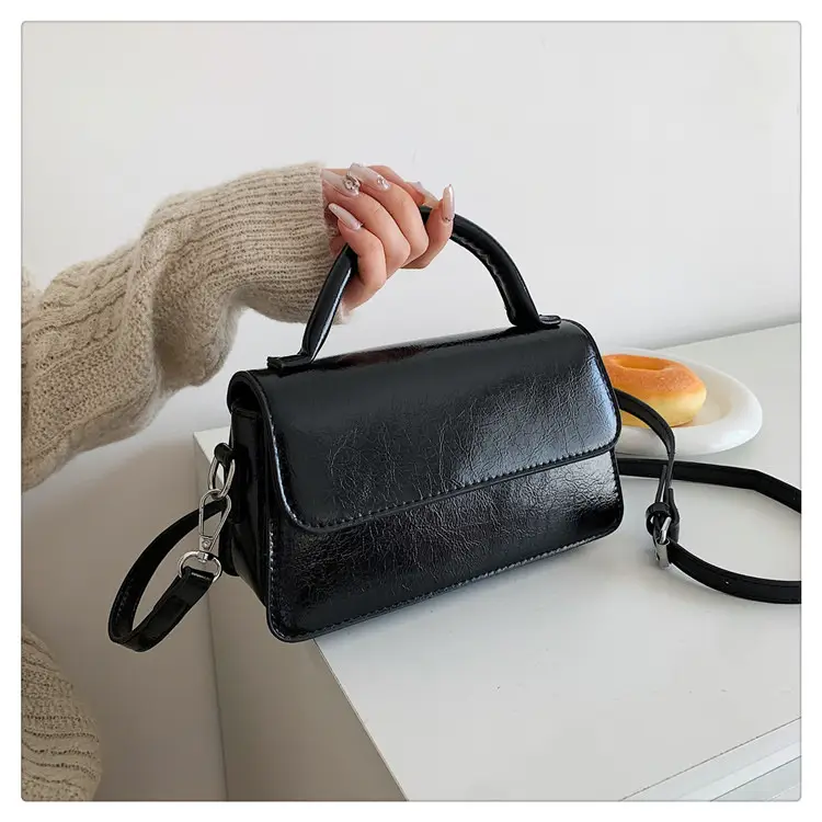 New Women's Brown Leather Crossbody Bag — feature 8