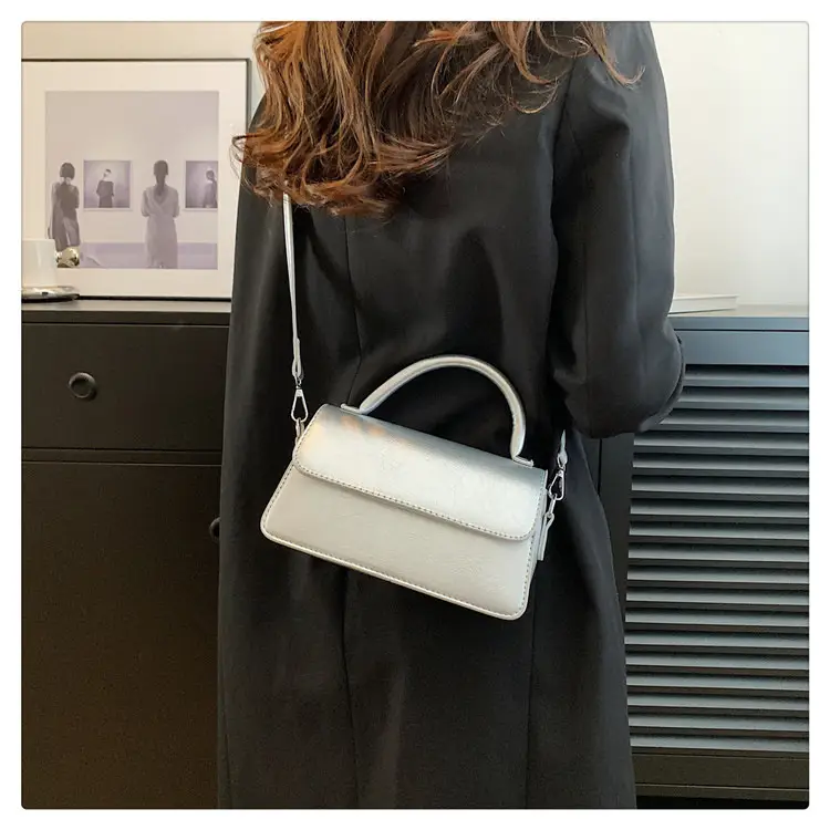 New Women's Brown Leather Crossbody Bag — feature 9