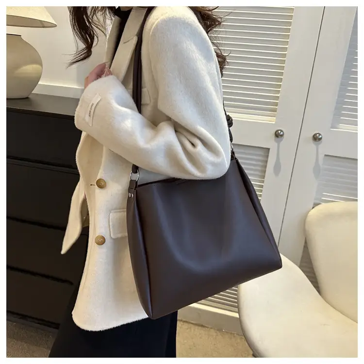 Women's Tan Leather Shoulder Bag 2024 Spring — feature 18