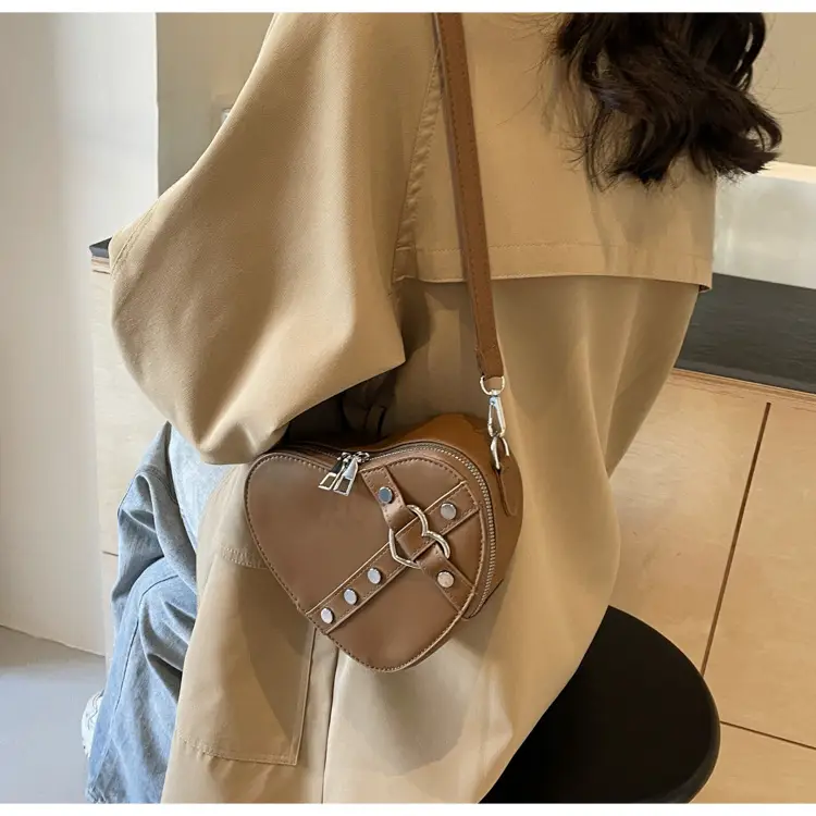 Heart Shaped Women's Crossbody Bag 2024 Spring — feature 15