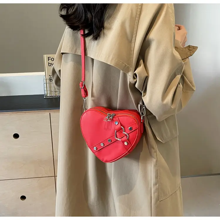 Heart Shaped Women's Crossbody Bag 2024 Spring — feature 17