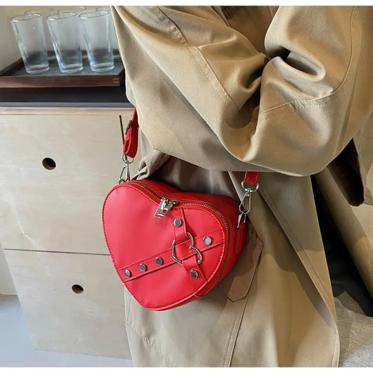 Heart Shaped Women's Crossbody Bag 2024 Spring — feature 18