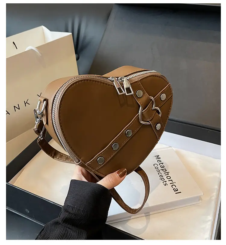 Heart Shaped Women's Crossbody Bag 2024 Spring — feature 2
