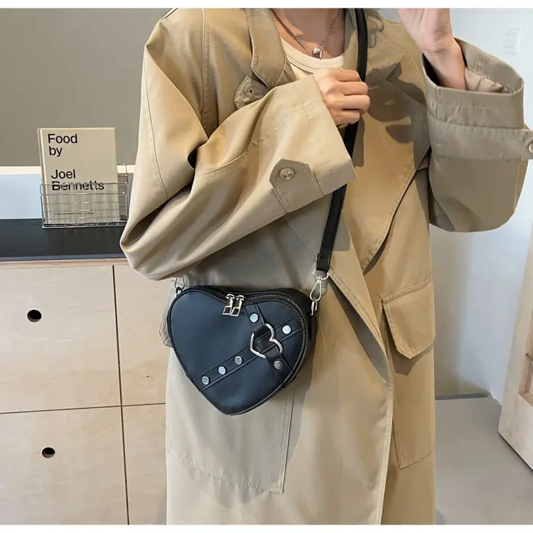 Heart Shaped Women's Crossbody Bag 2024 Spring — feature 20