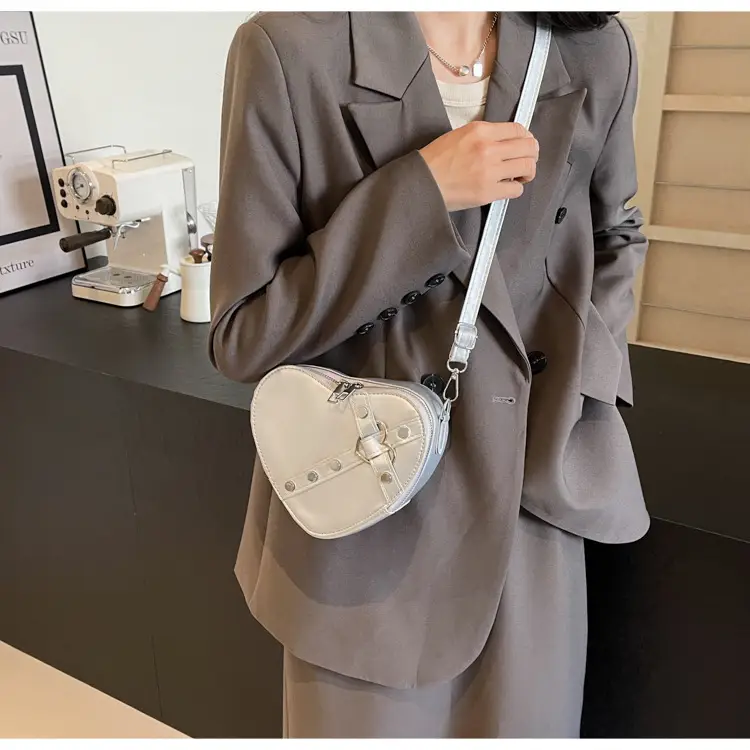 Heart Shaped Women's Crossbody Bag 2024 Spring — feature 24