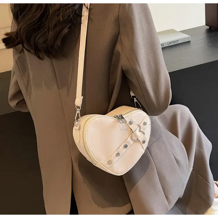 Heart Shaped Women's Crossbody Bag 2024 Spring — feature 31