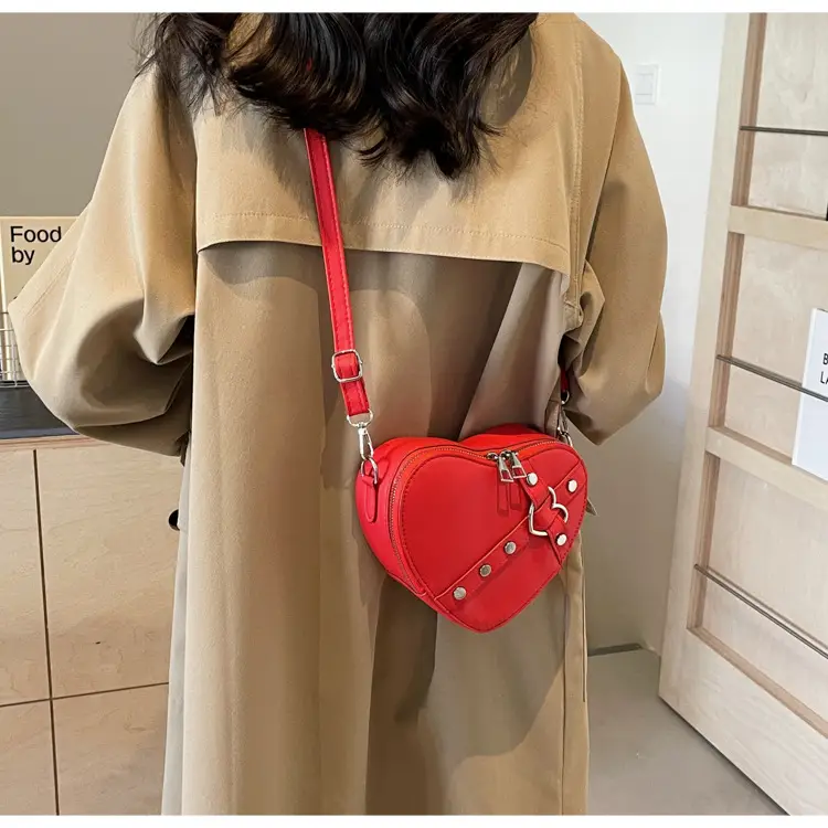Heart Shaped Shoulder Bag for Women 2024 — feature 12
