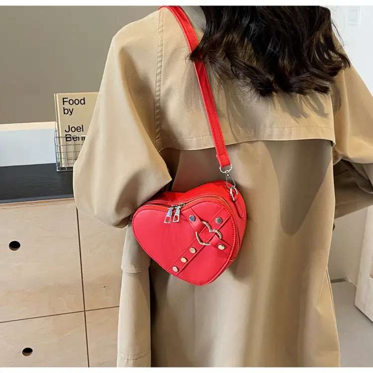 Heart Shaped Shoulder Bag for Women 2024 — feature 14