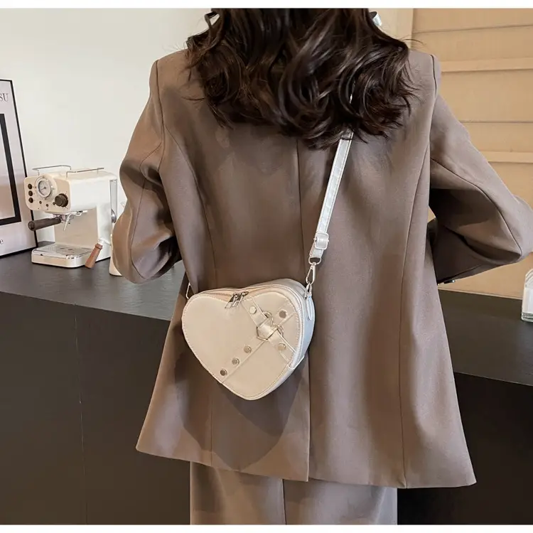 Heart Shaped Shoulder Bag for Women 2024 — feature 20