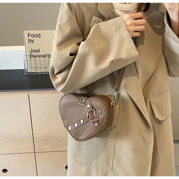 Heart Shaped Shoulder Bag for Women 2024 — feature 9