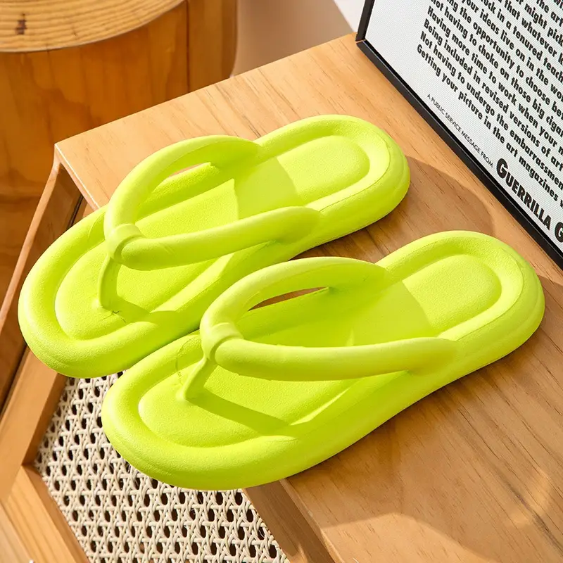 Summer Flip-Flops Ins Internet Celebrity Flip-Flops Beach Slippers Women's Large Size Cute Seaside Sandals Wholesale - Image 4