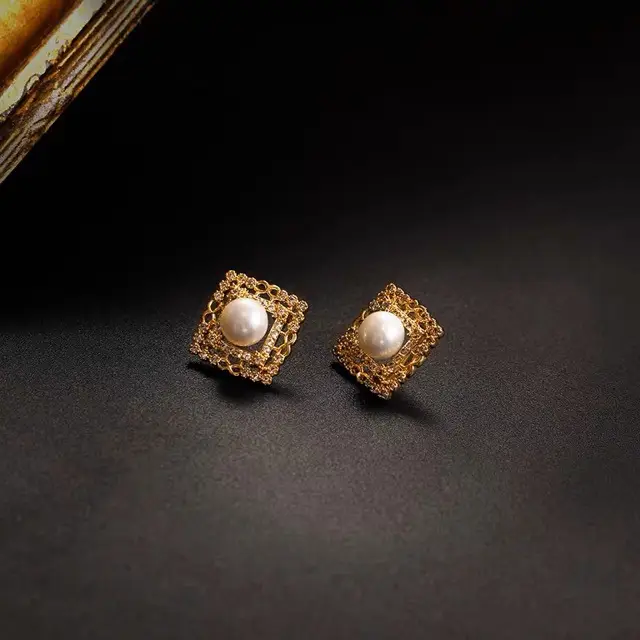 French Vintage Pearl Earrings for Women - Image 2
