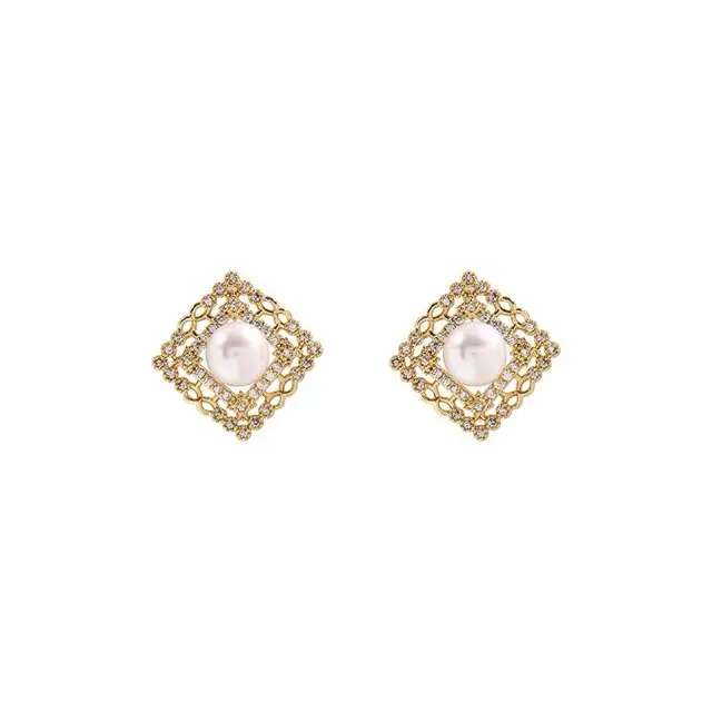 French Vintage Pearl Earrings for Women - Image 3