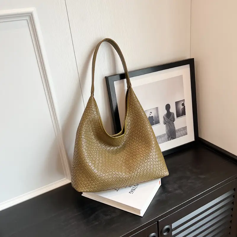Western Style Large Capacity Woven Shoulder Bag 2024 - Image 7