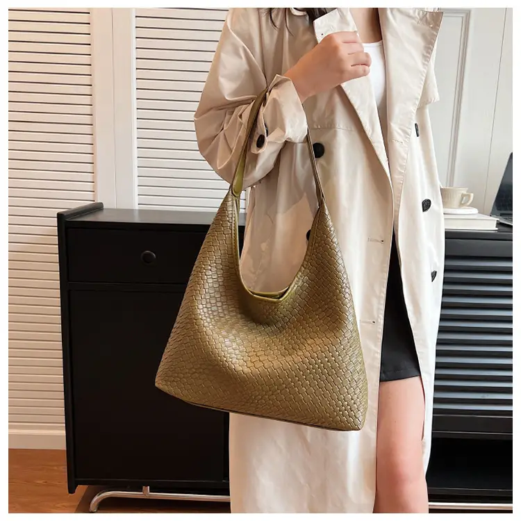 Western Style Large Capacity Woven Shoulder Bag 2024 — feature 19