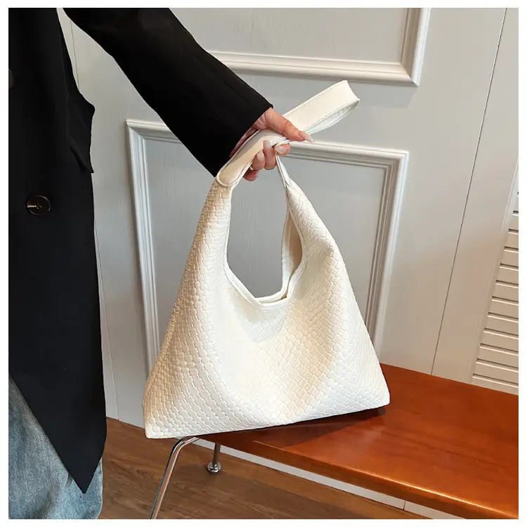 Western Style Large Capacity Woven Shoulder Bag 2024 — feature 27