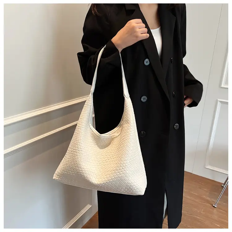 Western Style Large Capacity Woven Shoulder Bag 2024 — feature 28