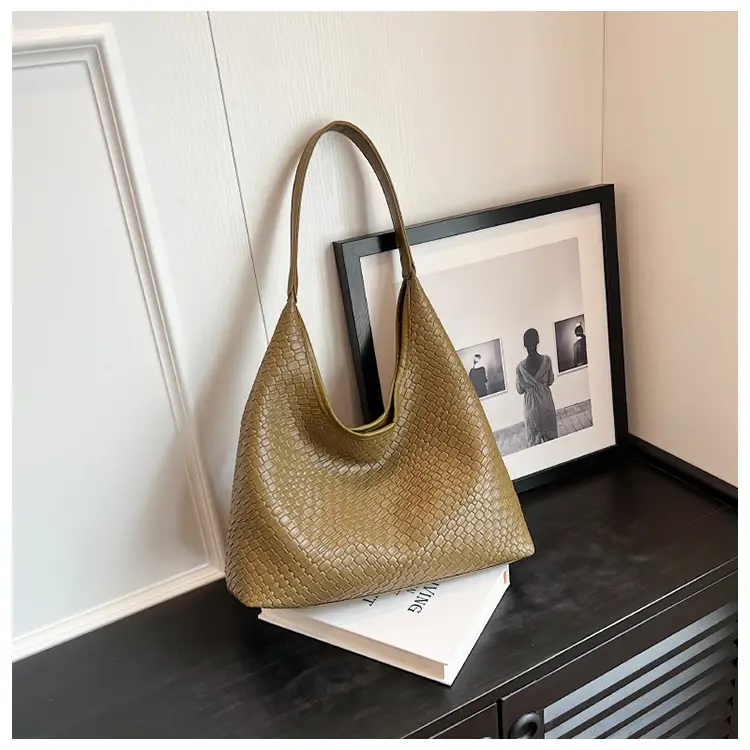 Western Style Large Capacity Woven Shoulder Bag 2024 - Image 4