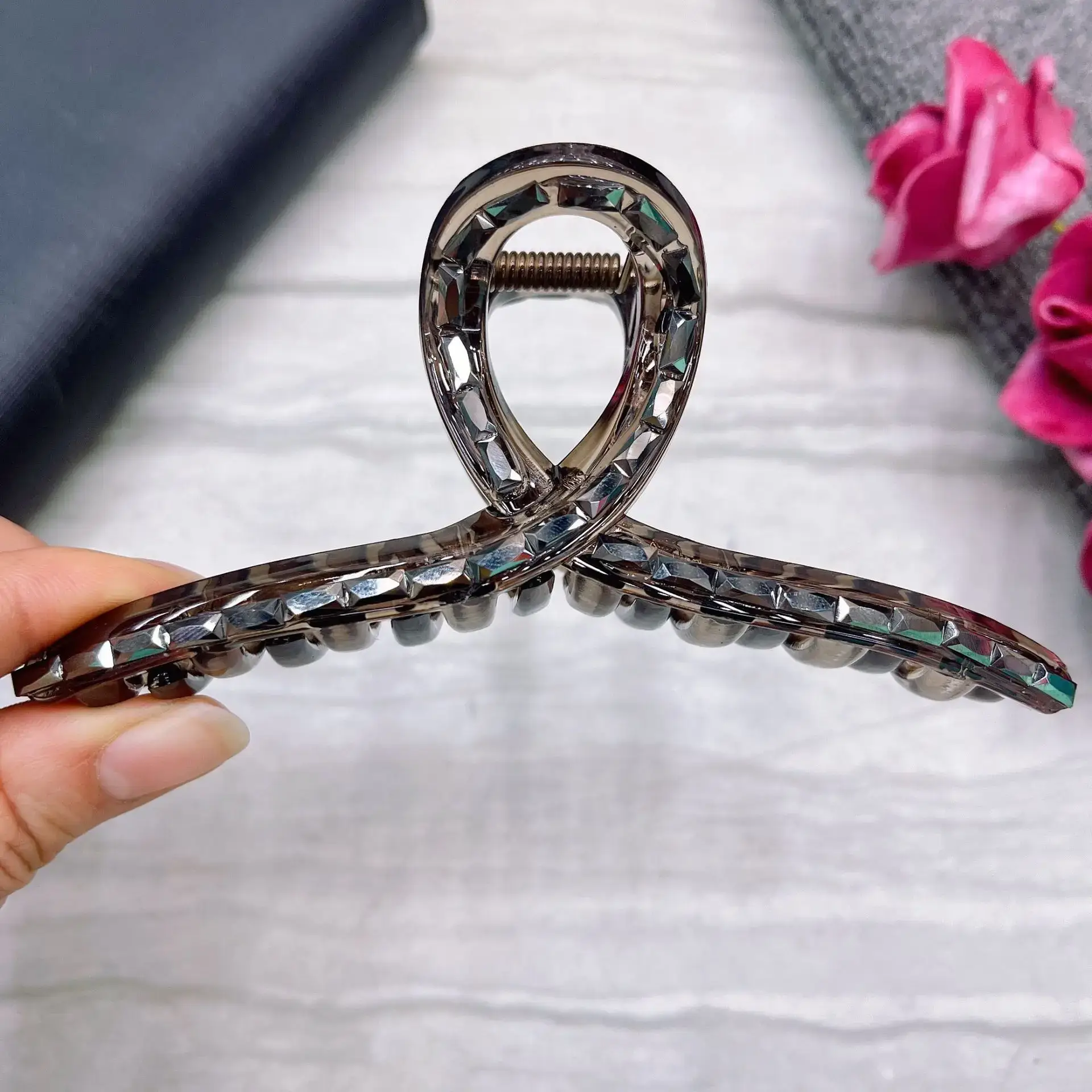 Crystal Shark Clip 13cm Ponytail Hair Accessory - Image 5