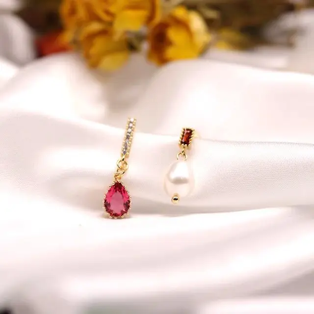 Red Pearl Drop Earrings 14K Gold Elegant Asymmetric - Image 2