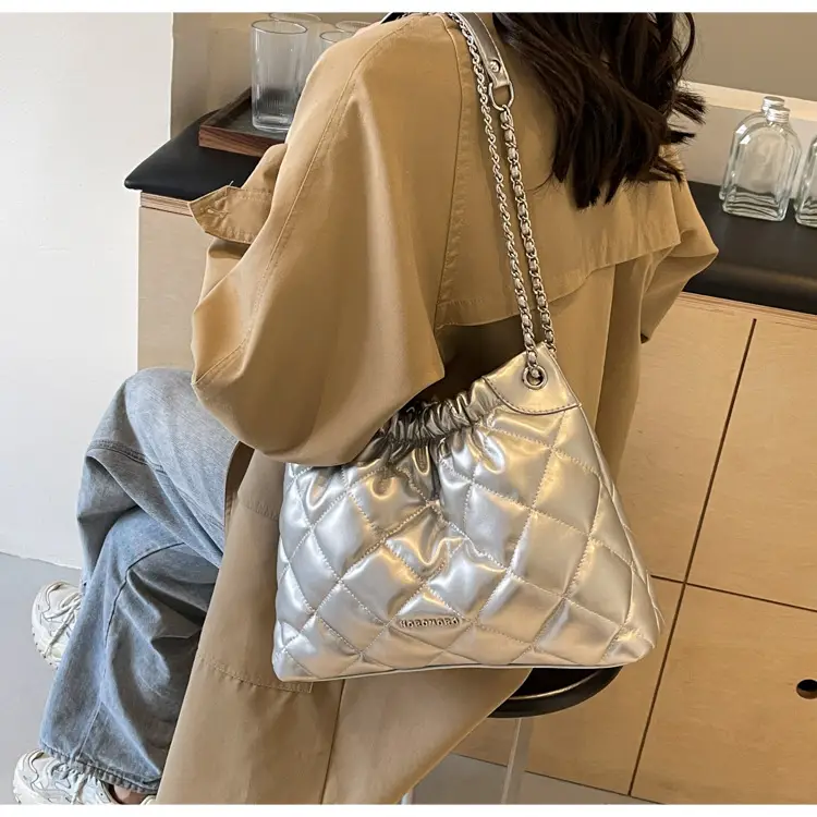 Pink Rhombus Chain Shoulder Bag for Women 2023 — feature 16