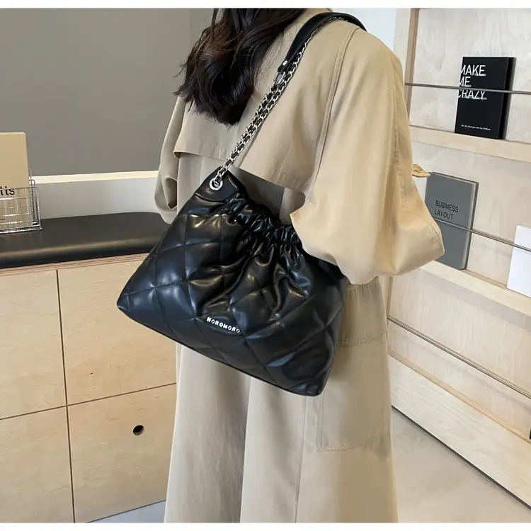 Pink Rhombus Chain Shoulder Bag for Women 2023 — feature 17