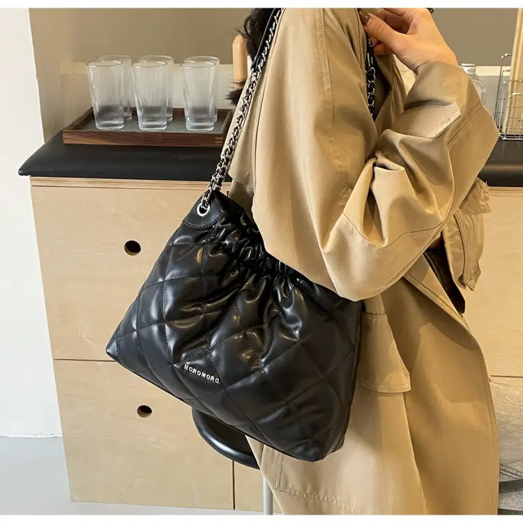 Pink Rhombus Chain Shoulder Bag for Women 2023 — feature 18