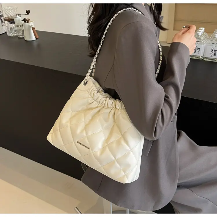 Pink Rhombus Chain Shoulder Bag for Women 2023 — feature 24