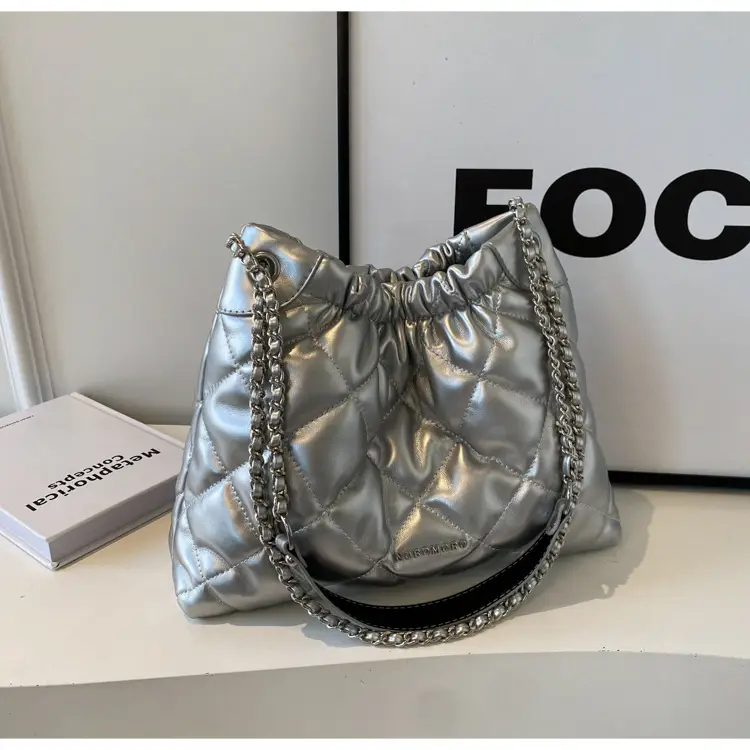 Pink Rhombus Chain Shoulder Bag for Women 2023 — feature 33