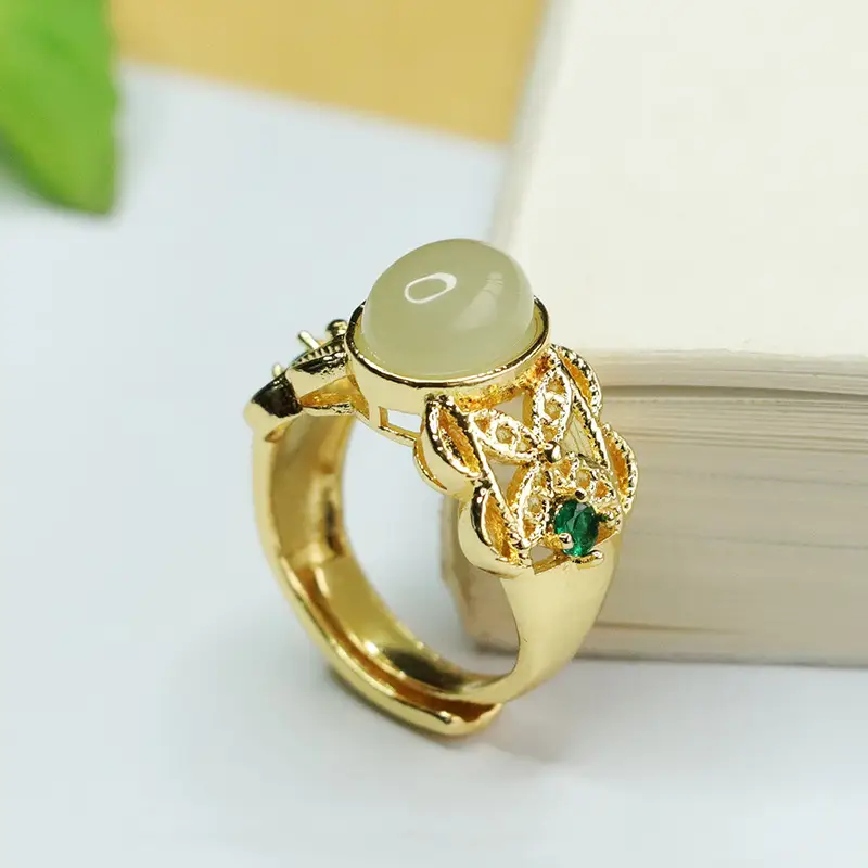 Aiyu Jade Claw Ring Clear Green Water Setting Gold — feature 9