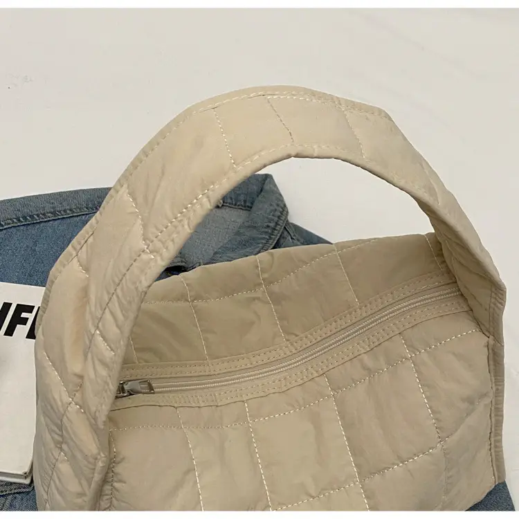 Plaid Quilted Shoulder Bag for Women Large Capacity — feature 17