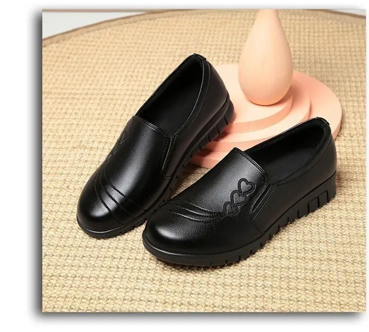 Non-slip work shoes women's black flat slip-on mom shoes kitchen work shoes waterproof shoes soft leather soft bottom women's shoes — feature 10