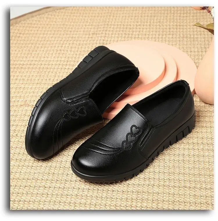 Non-slip work shoes women's black flat slip-on mom shoes kitchen work shoes waterproof shoes soft leather soft bottom women's shoes — feature 14