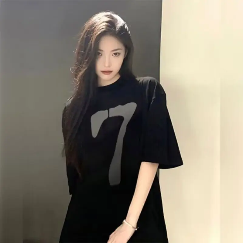 American Retro Black Short-Sleeved T-Shirt for Women Summer 2025 New Design Niche Couple Loose Slimming Look Top