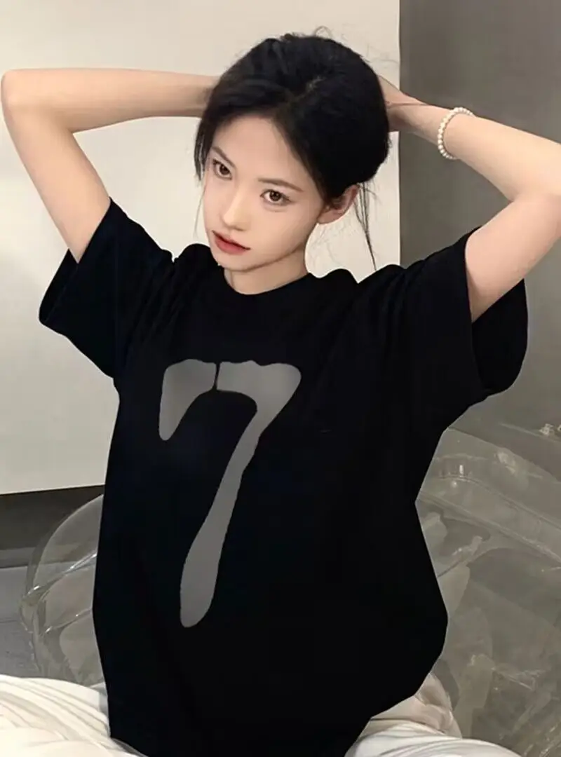American Retro Black Short-Sleeved T-Shirt for Women Summer 2025 New Design Niche Couple Loose Slimming Look Top