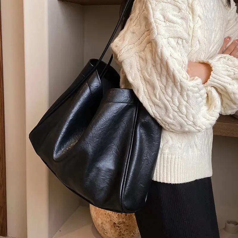 Women's Brown Leather Shoulder Bag Large Capacity Retro Class - Image 2
