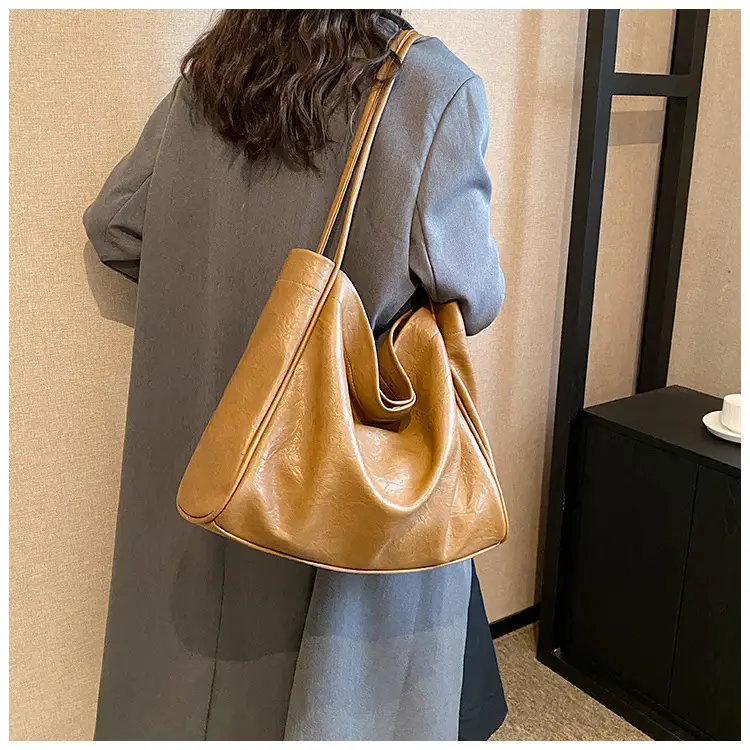 Women's Brown Leather Shoulder Bag Large Capacity Retro Class — feature 13
